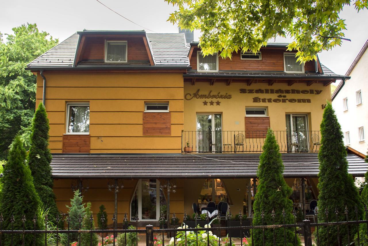 Ambrozia Szallashely Es Etterem Miskolc Buitenkant foto